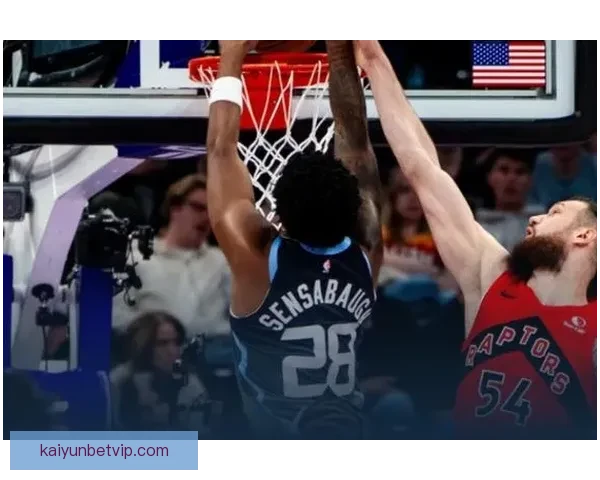 富尔茨迎来猛龙生涯首秀 接巴恩斯精准助攻命中首球